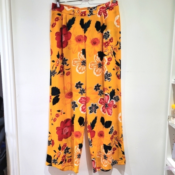 Chiffon wide leg flaural flower pants 🌼 - Picture 1 of 12